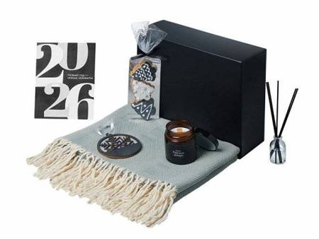 Подарочный набор с пледом, свечой и диффузором