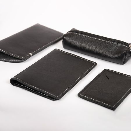 Ключница кожаная черная