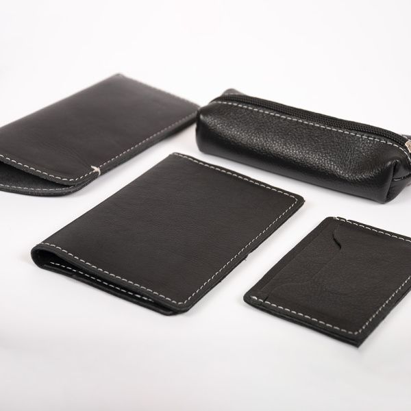 Обложка для паспорта кожаная черная