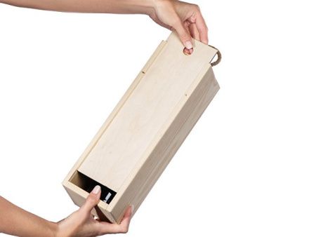 Подарочная коробка для вина и крепкого алкоголя из массива дерева "Celebrate"