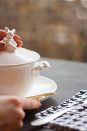 Бульонница &amp;quot;Кролик - Везунчик&amp;quot; с тарелкой, 425 мл, Белый