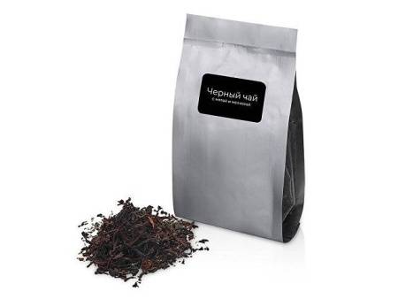 подарочный набор с пледом, кружкой и чаем